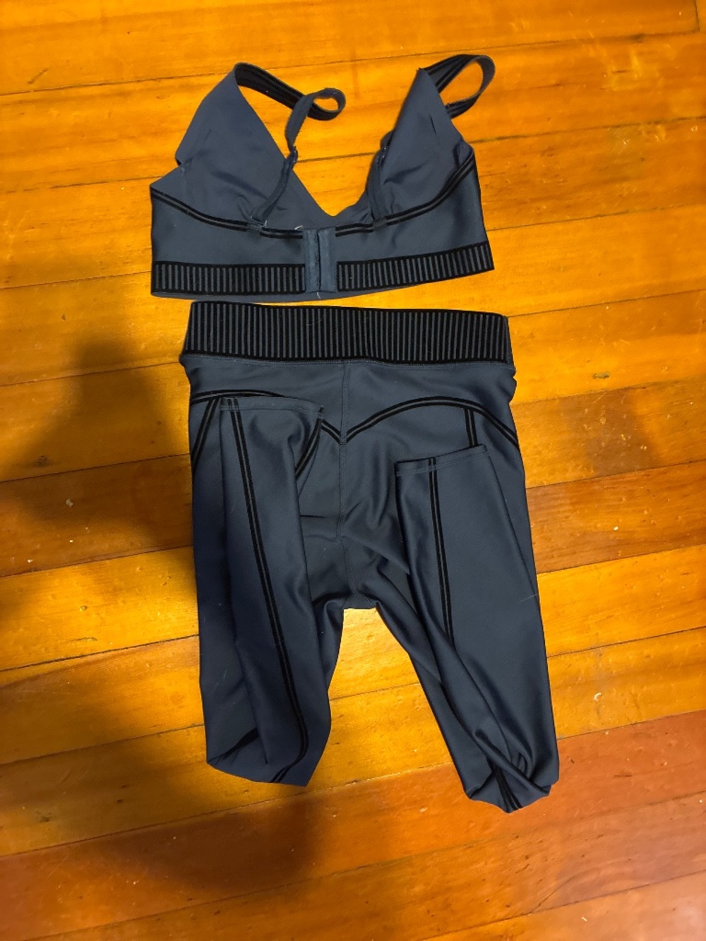 ALO matching set - Picture 3 of 3